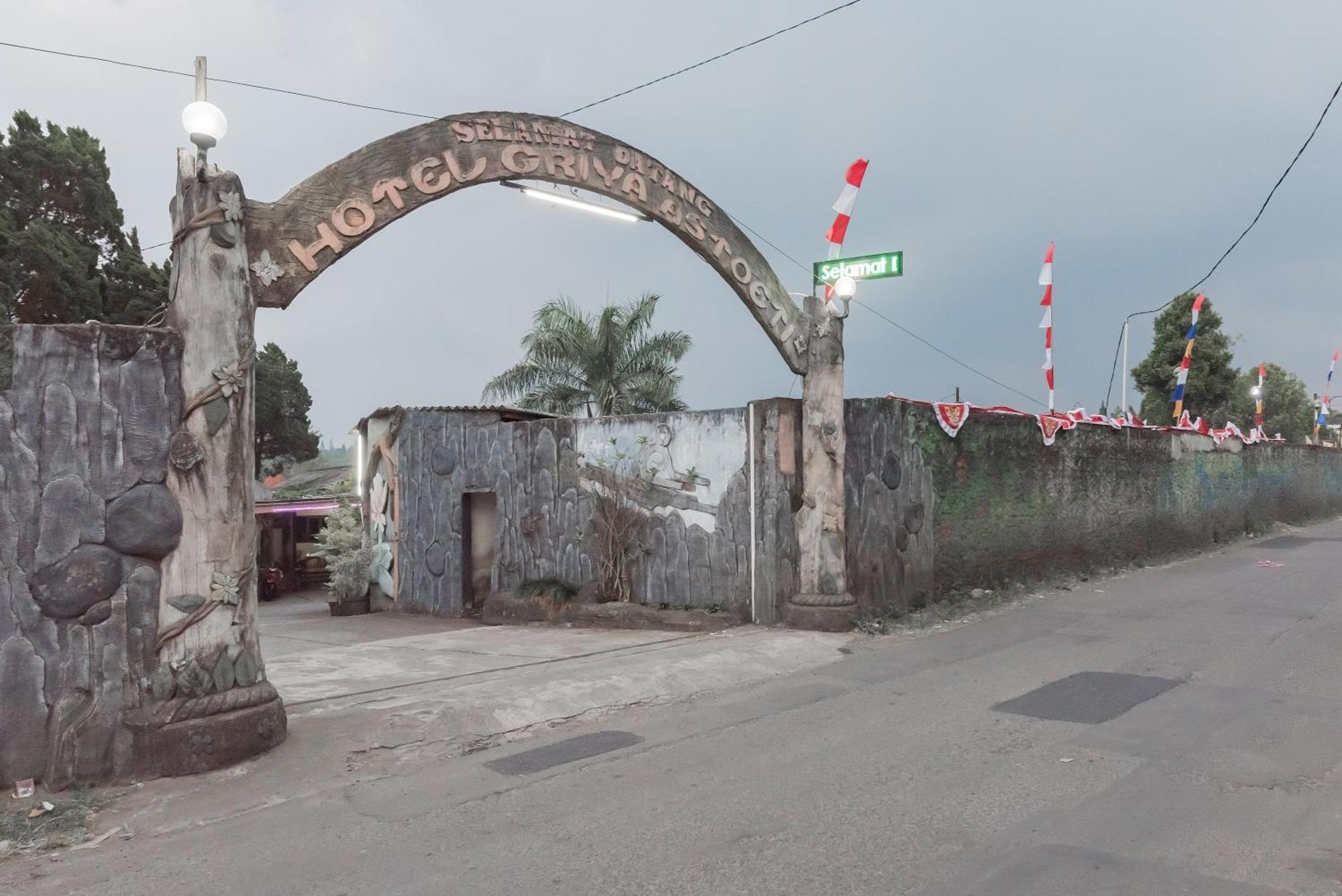 OYO 90596 Hotel Griya Astoeti Bogor Dış mekan fotoğraf