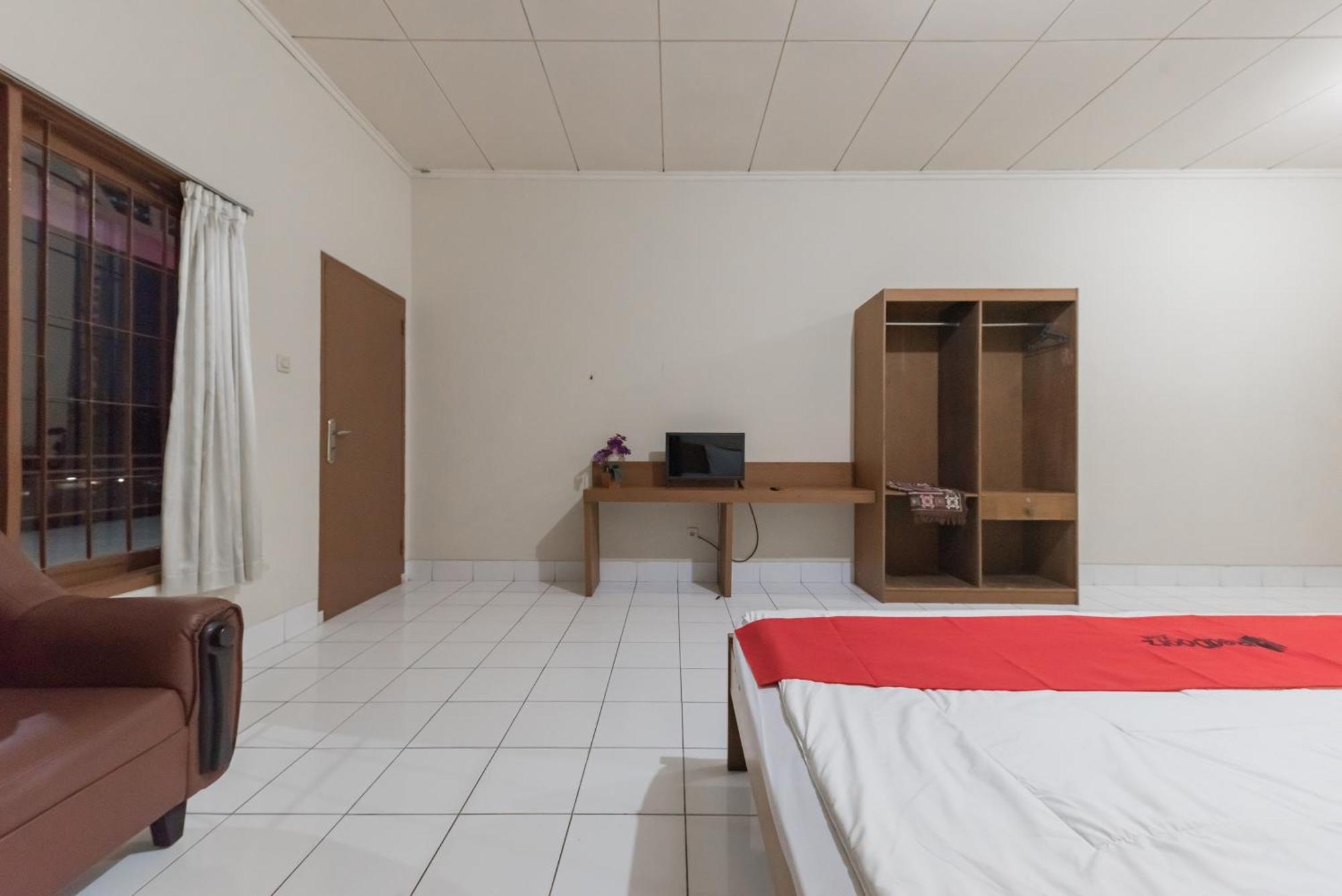 OYO 90596 Hotel Griya Astoeti Bogor Dış mekan fotoğraf
