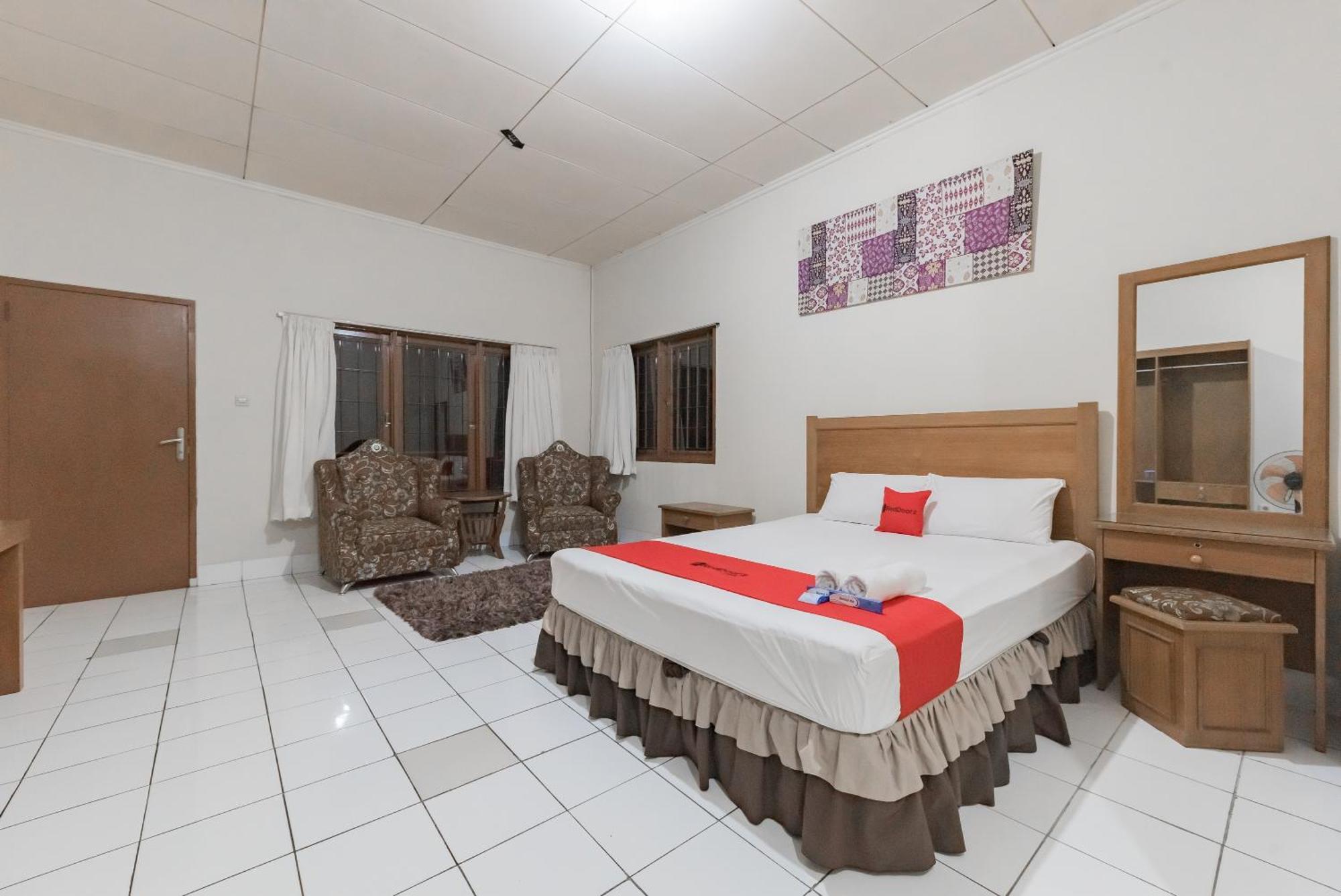 OYO 90596 Hotel Griya Astoeti Bogor Dış mekan fotoğraf