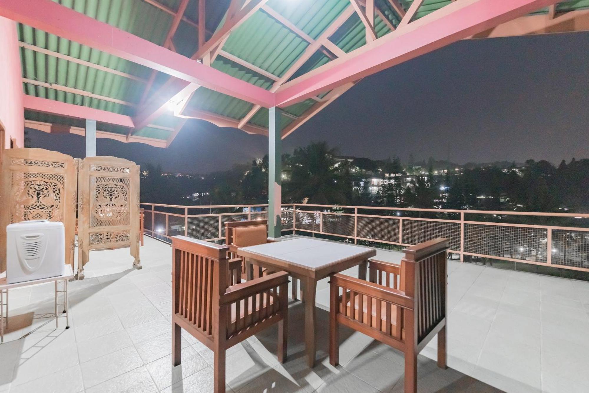 OYO 90596 Hotel Griya Astoeti Bogor Dış mekan fotoğraf