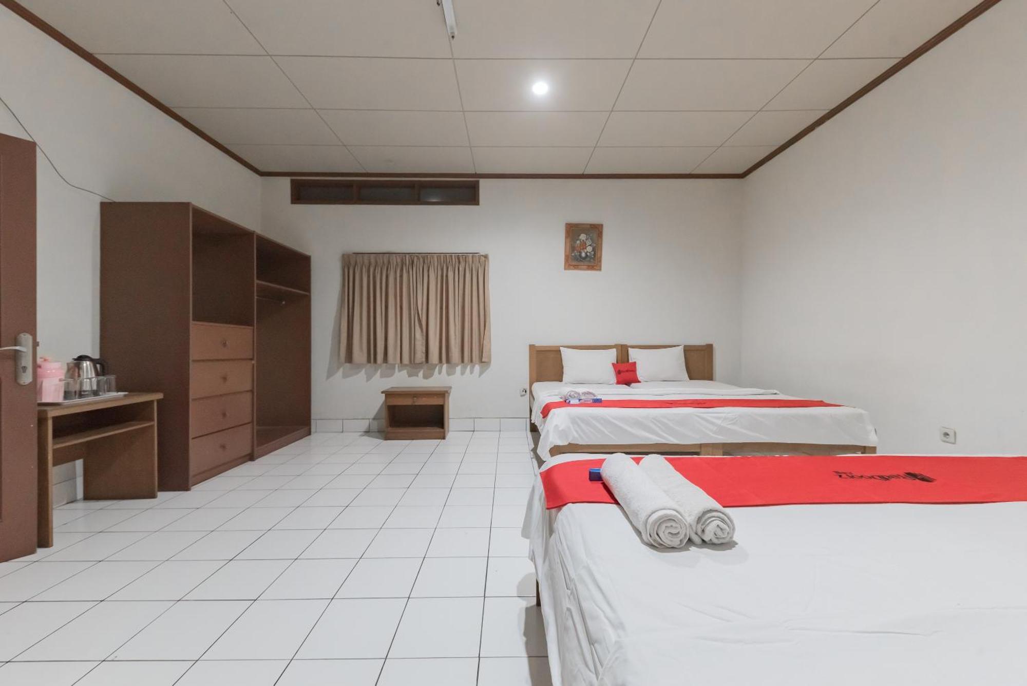 OYO 90596 Hotel Griya Astoeti Bogor Dış mekan fotoğraf