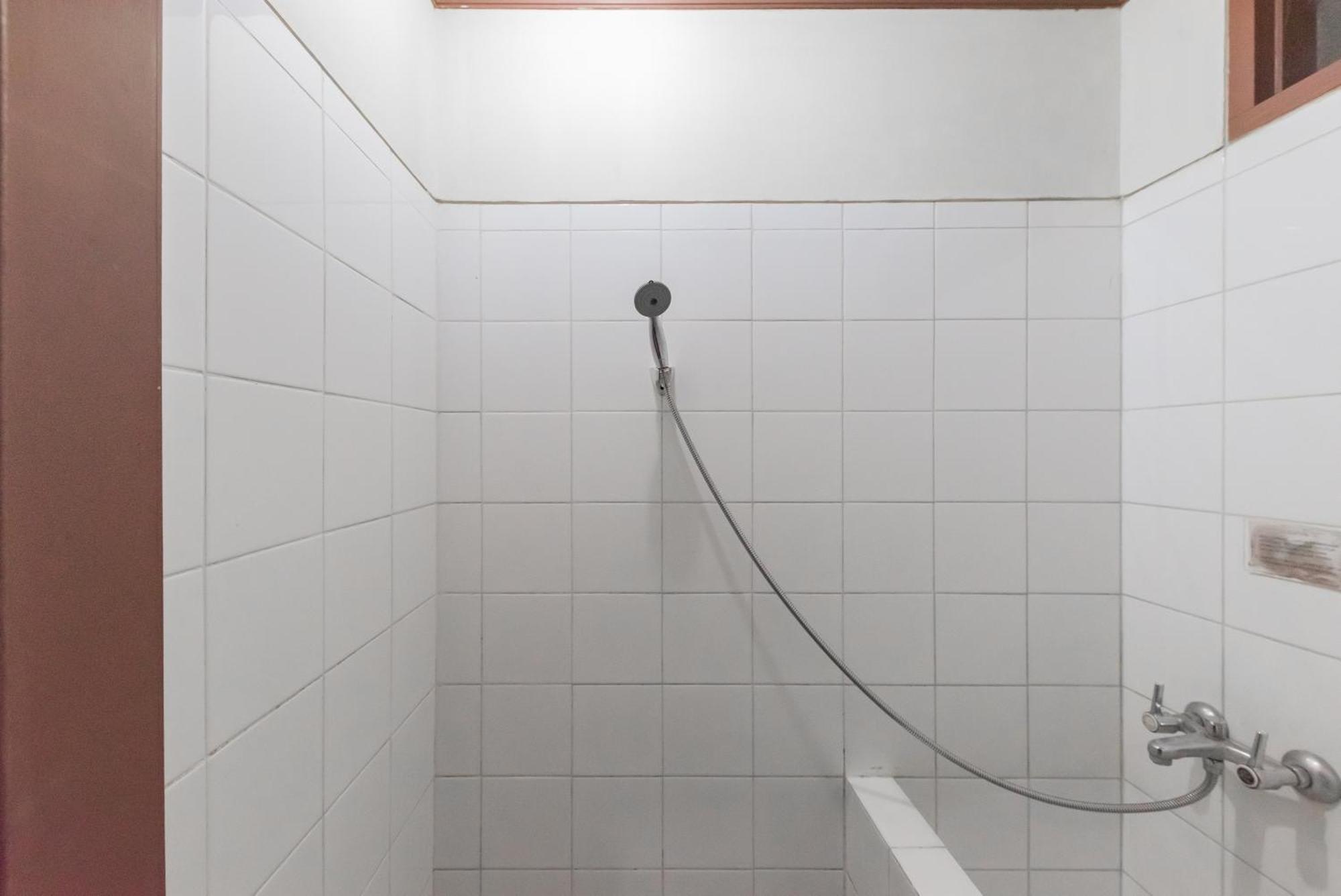 OYO 90596 Hotel Griya Astoeti Bogor Dış mekan fotoğraf